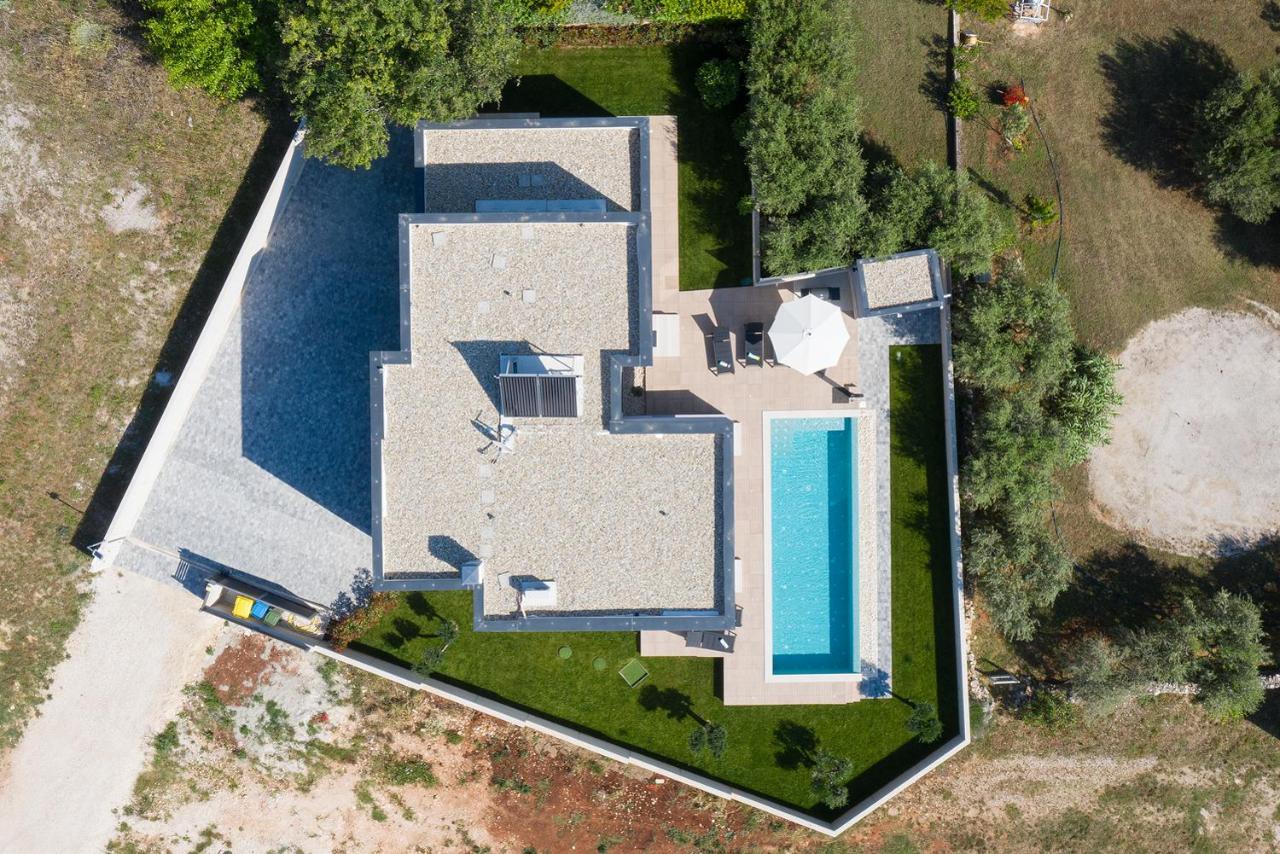 Villa Leola Ližnjan エクステリア 写真